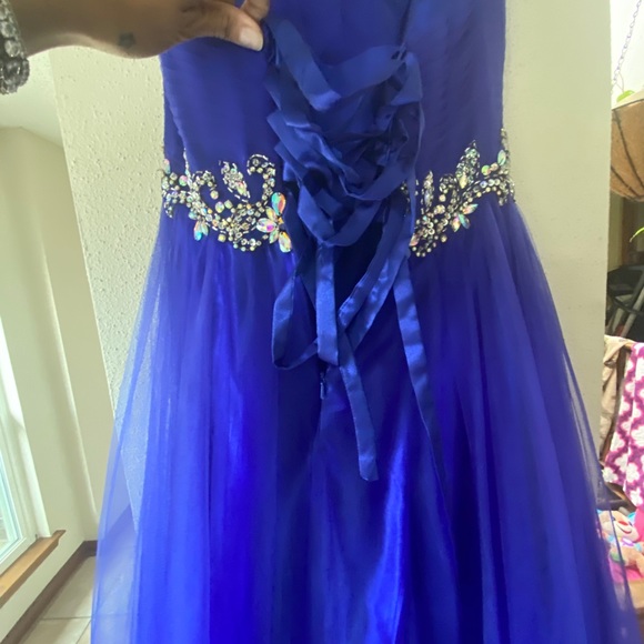 Fiesta Formal sequin dress 👗 - Picture 3 of 9